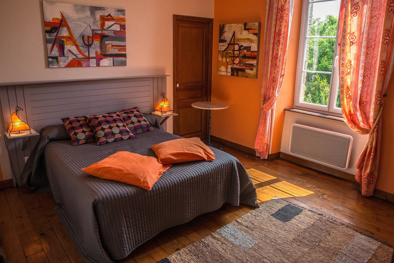 Chambre d'hôtes « Chambre Dora - Relais De L'Alaric » avec piscine, jardin et Wi-Fi partagés in Moux, Région de Carcassonne