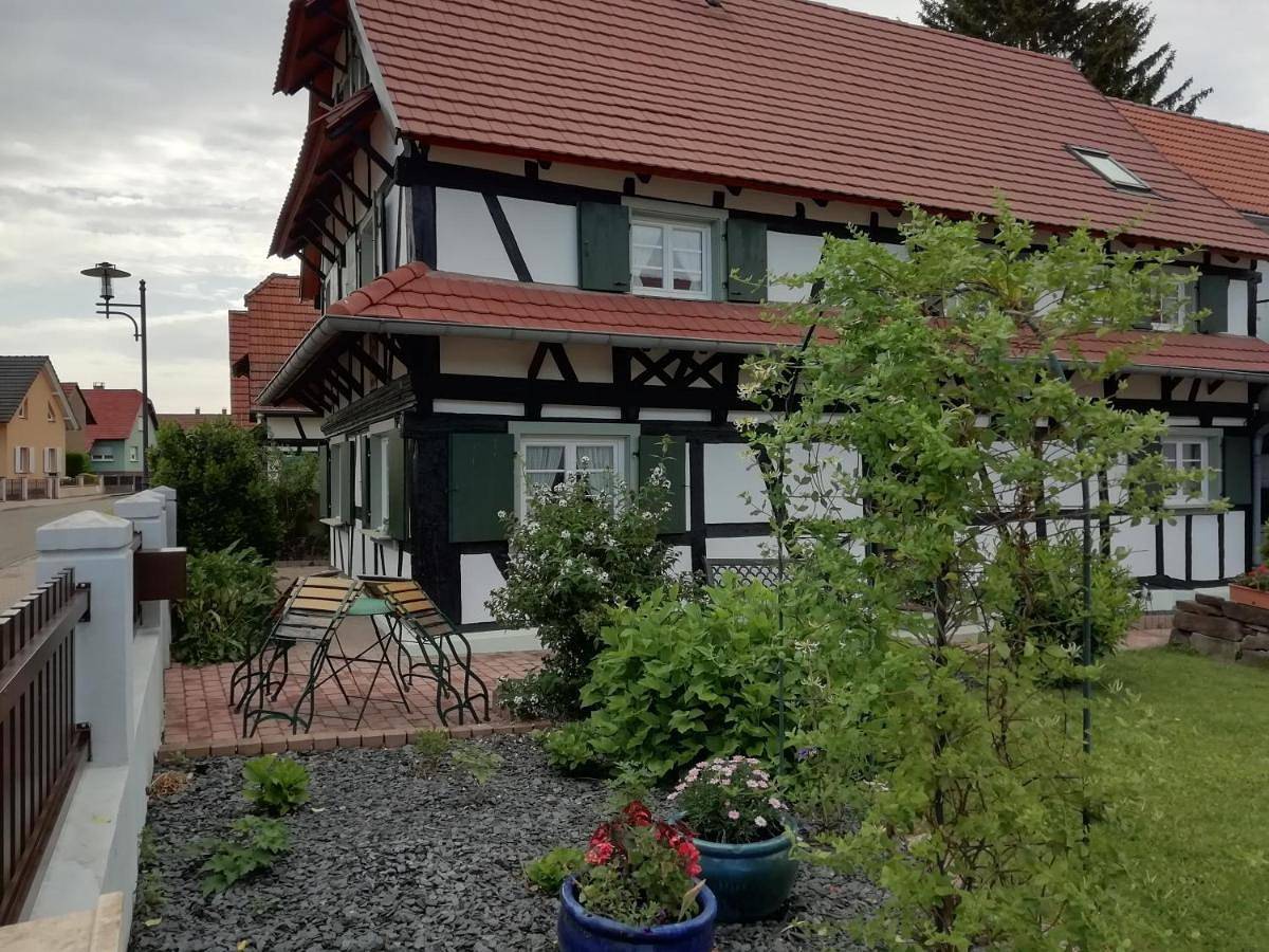 Double Room with Private Bathroom in Offendorf, Nord de l'Alsace