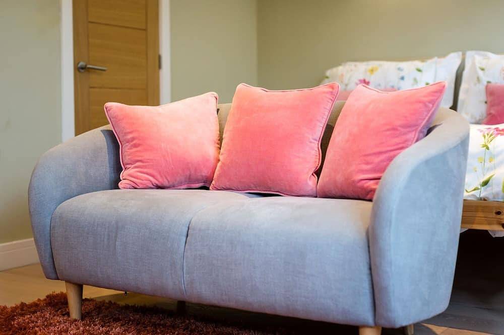 Entire apartment, South Downs Studio - bijou hikers hideaway in Eastbourne, East Sussex