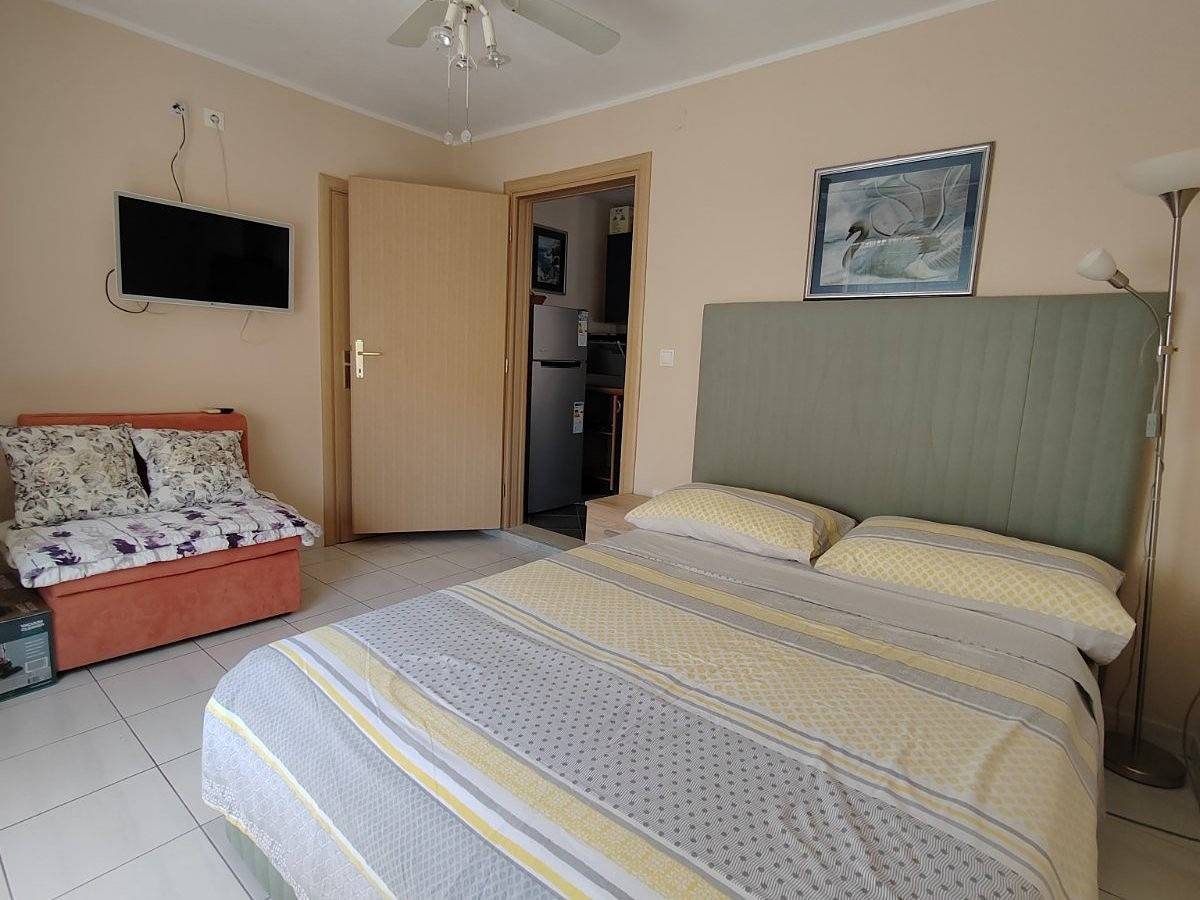 Ganze Wohnung, 1-Zimmer-Ferienwohnung mit Terrasse Pirovac, Sibenik A-27461-a in Pirovac, Šibenik-Knin