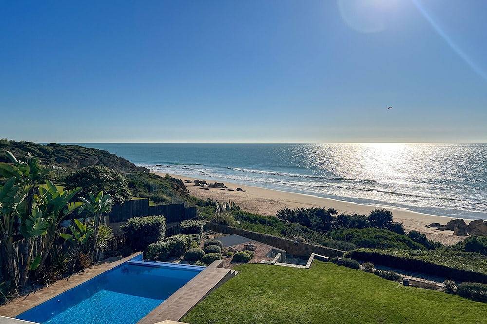 Aguadulce. Primera línea de playa con estilo in Roche, Conil de la Frontera