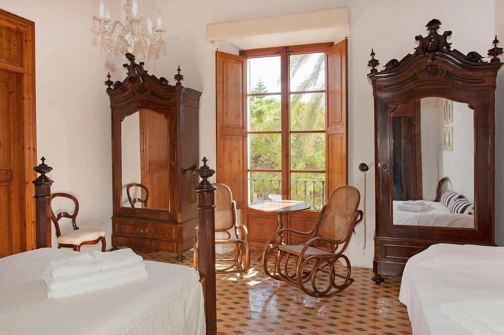 Charming rural house renovated located in the middle of the island. in Lloseta, Majorca Center
