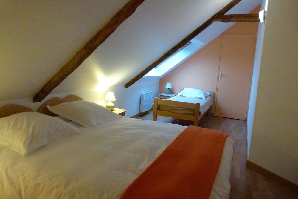 Cottage 12 oder 14 Sitze Gruppe (2 ch Rmcs in Bauernhaus aus Stein mit Garten) in Hillion, Côte de Goëlo