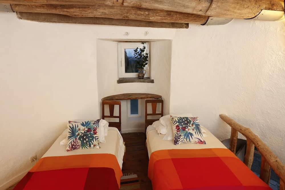 Location, unique charm, beach, pool, forest, comfort, 360º views in Alcabideche, Costa de Lisboa