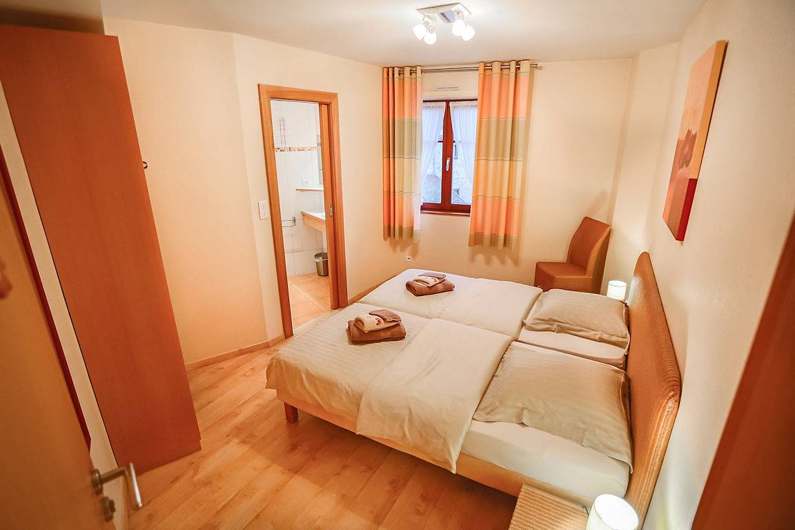 Chambres d'Hôtes ou Studio - le Relais du vigneron - Chambre Pinot Blanc in Eguisheim, Parc naturel régional des Ballons des Vosges