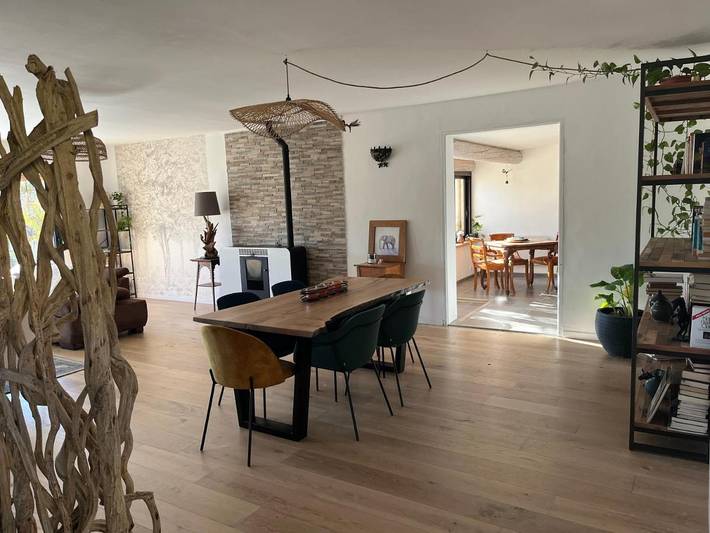 Location de vacances pour 4 personnes, avec vue et piscine ainsi que terrasse et jardin, animaux acceptés à Saint-Pantaléon - 4