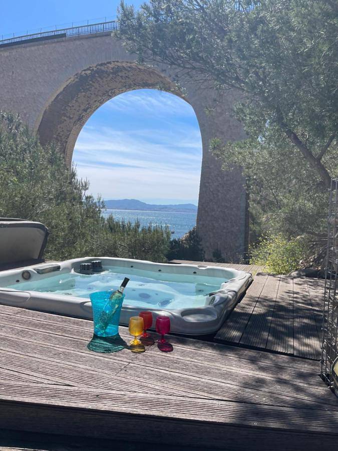 Location de vacances pour 7 personnes, avec terrasse et vue dans Plage de la Vesse