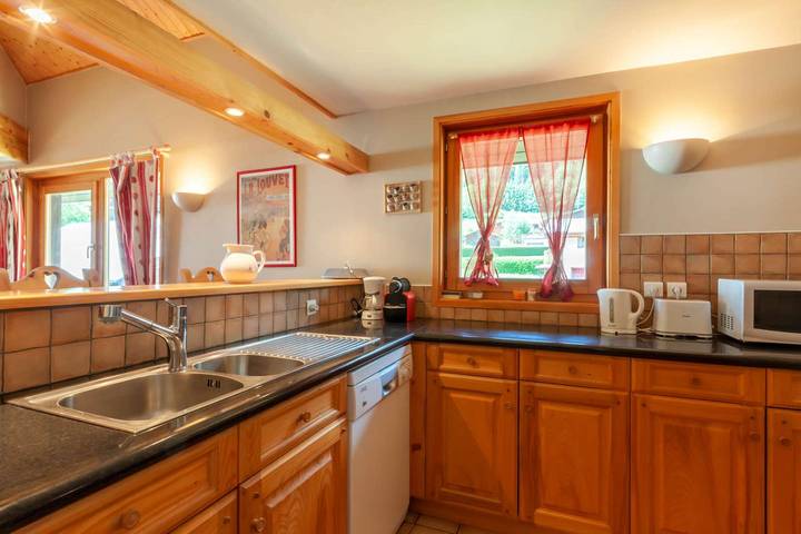 Ganze Ferienwohnung, Ploche 6 Beautiful duplex sleeps 10 in the centre of Morzine in Morzine, Les Portes du Soleil