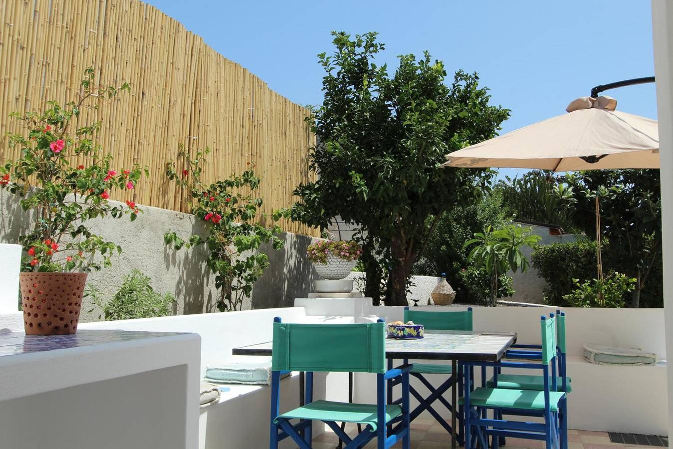 Villa 'La Casa Bianca' con Terraza Privada, Wi-Fi y Aire Acondicionado in Lipari