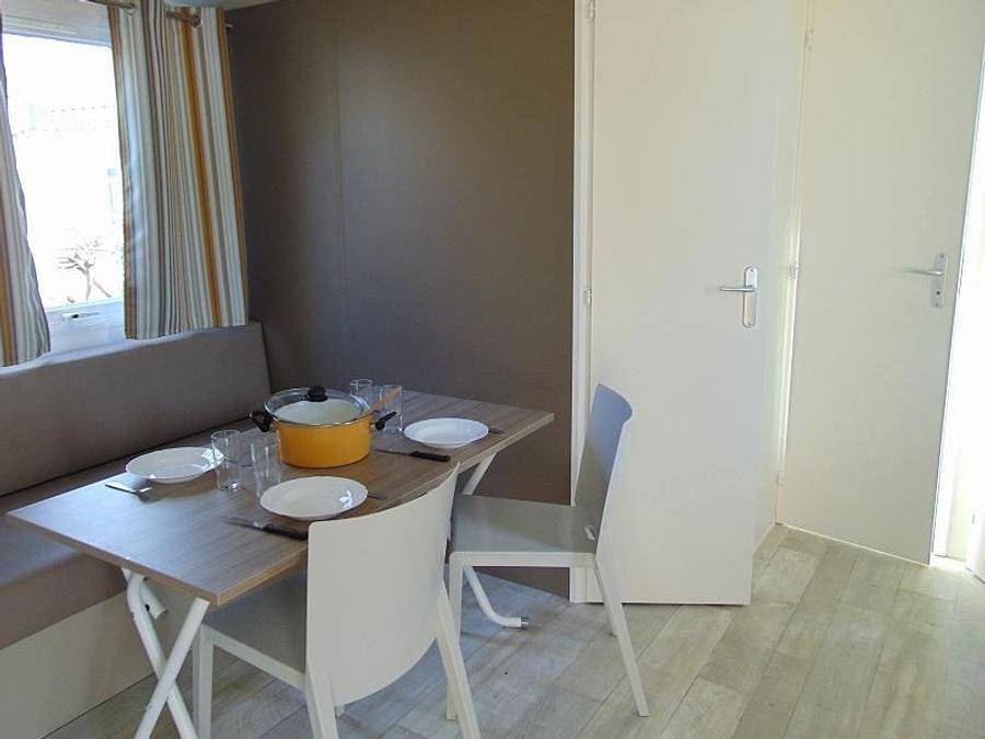 Flower Camping Beauchêne - Mobile home 4 persons - Comfort mobile home 24 m² / 2 bedrooms - terrace in Avrillé (Vendée), Vendée