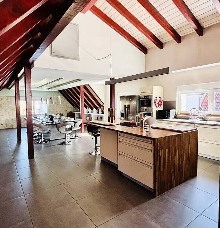 Gîte pour 11 personnes, avec terrasse à Kilstett