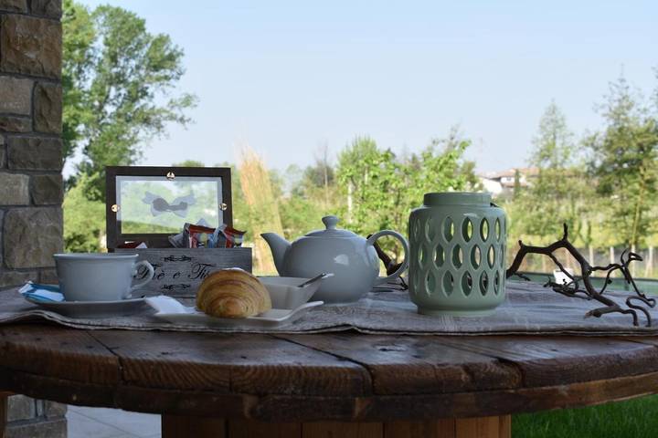 Chambre d’hôte pour 2 personnes, avec balcon et piscine ainsi que jardin et vue à Peschiera del Garda - 3