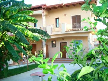 Chambre d’hôte pour 4 personnes, avec jardin à Fiumefreddo Bruzio