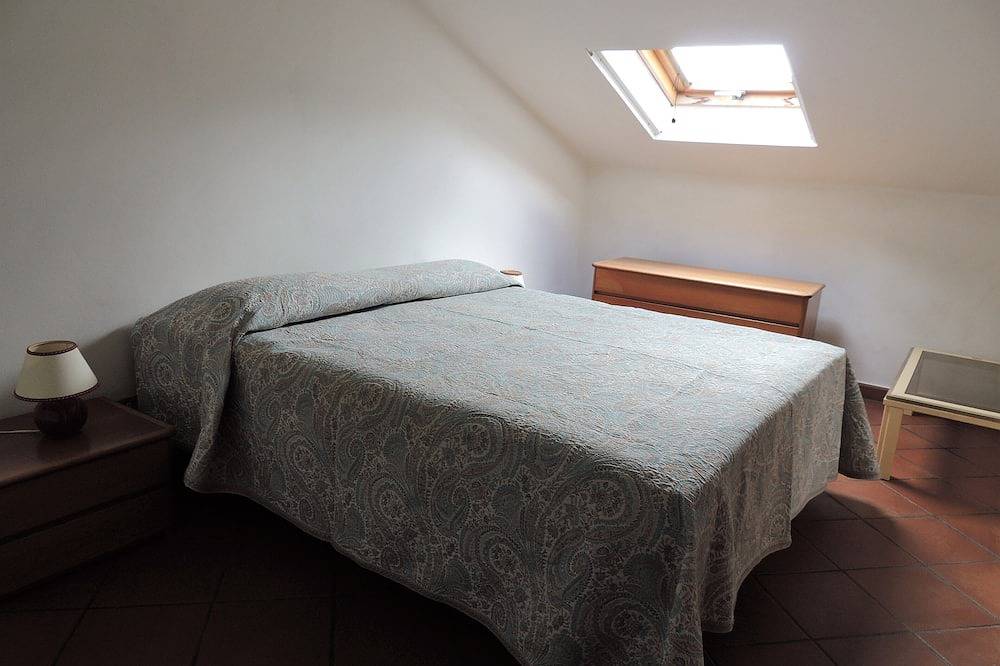 Appartamento intero, Appartamento in posizione tranquilla, giardino e terrazza vita mare in Pietrasanta, Riviera Toscana