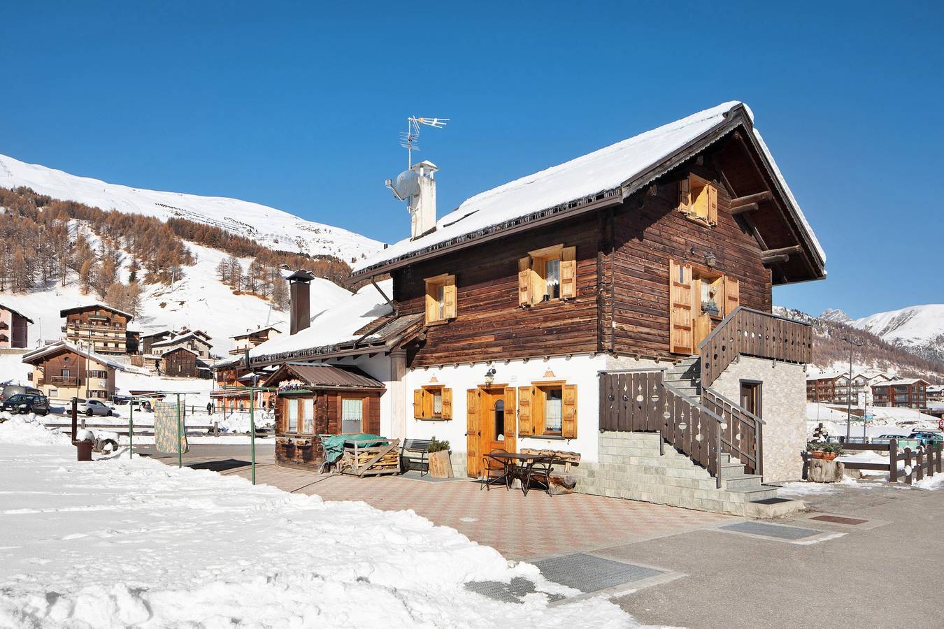 Casa vacanze Baita sulle Alpi, vista montagne, giardino, terrazza, barbecue e Wi-Fi in Livigno (Borgo), Livigno