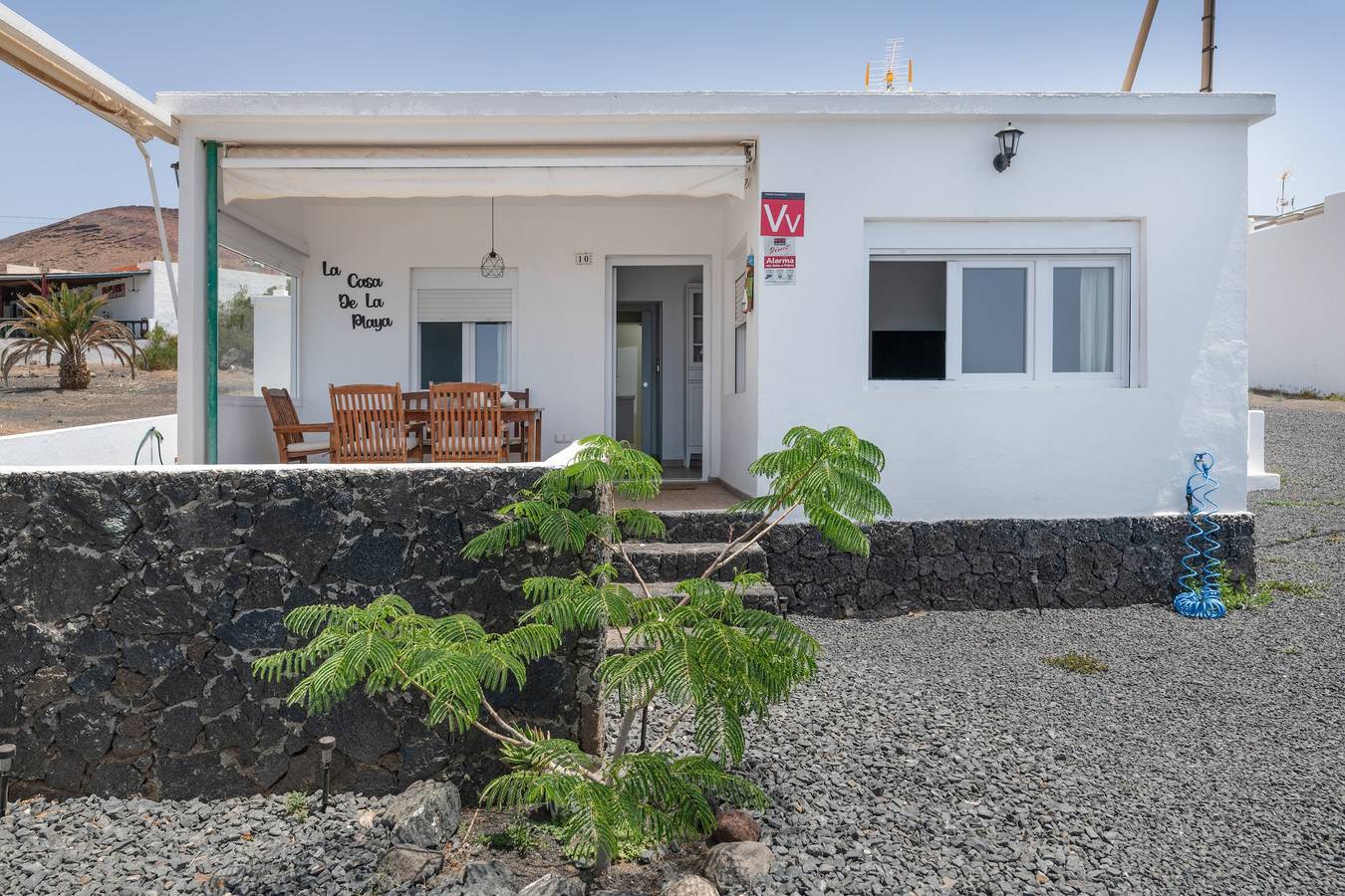 Ganze Wohnung, Urlaub 'La Casa De La Playa' mit Meerblick, Wi-Fi und Klimaanlage in Quemada Beach, Lanzarote