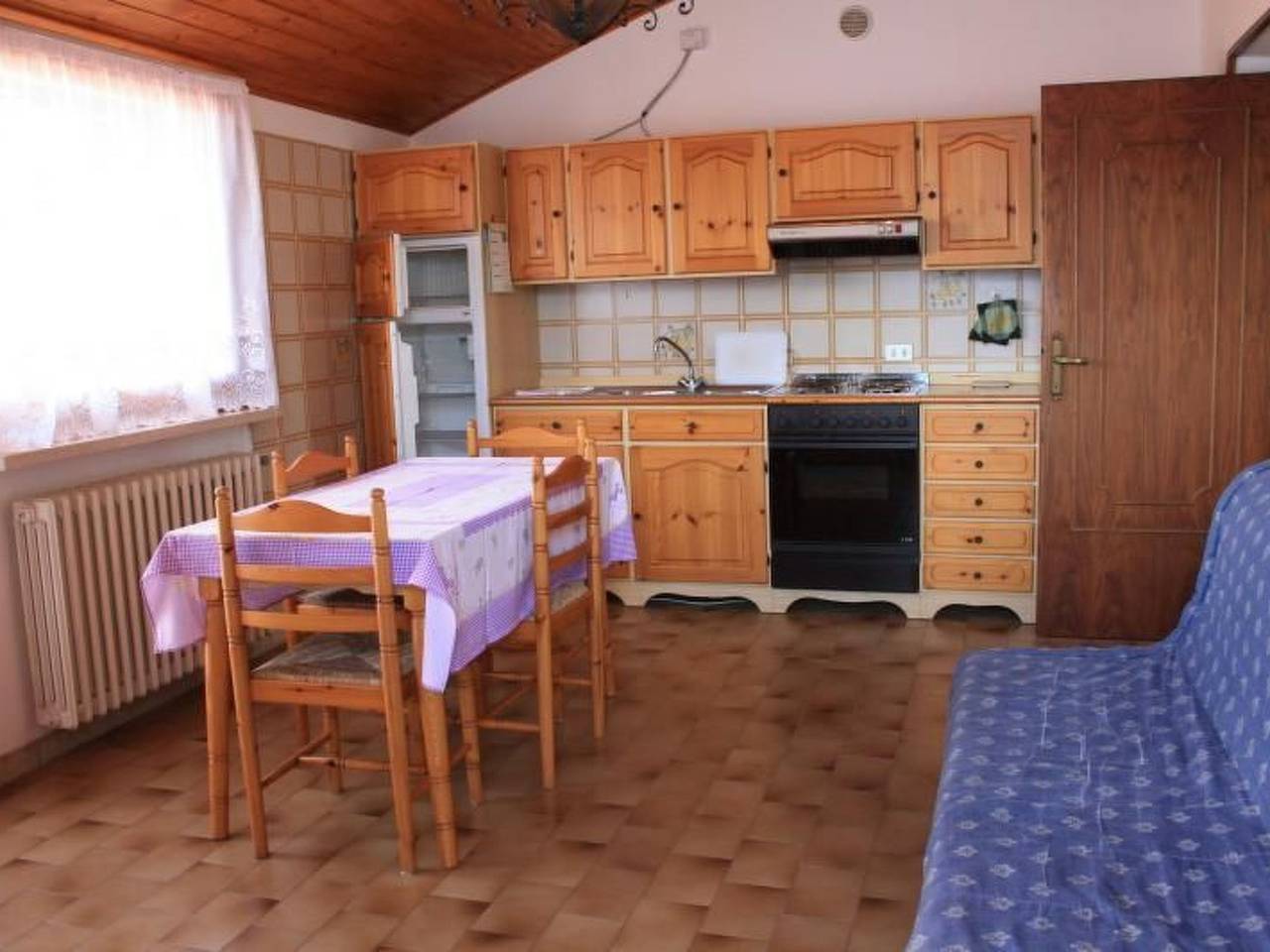 Ganze Wohnung, Wohnung mit schönem Garten in Brenzone, Gardasee-Berge