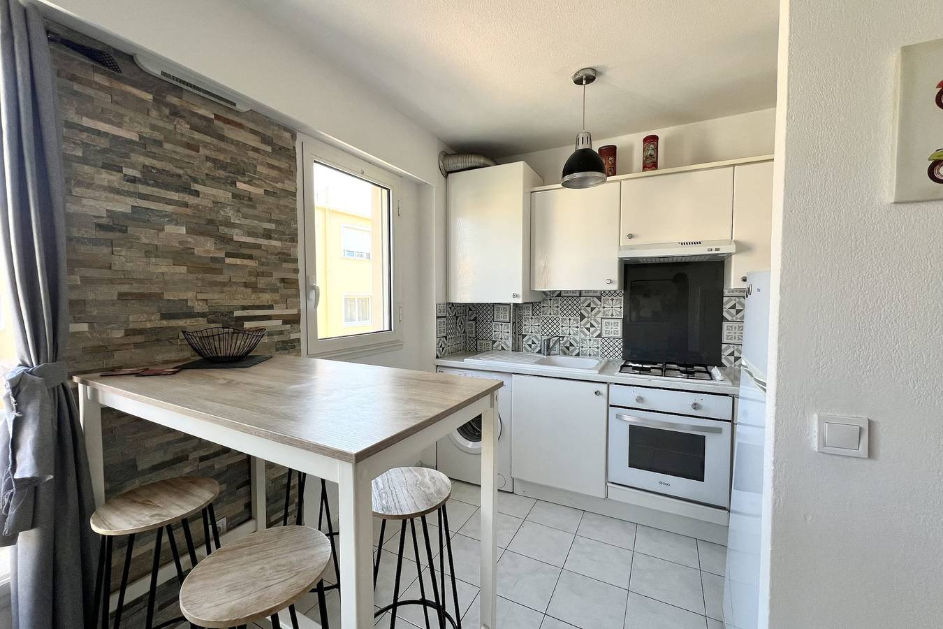 Appartement entier, Appart Lumineux à Golfe-Juan, parking & plages in Golfe-Juan, Vallauris