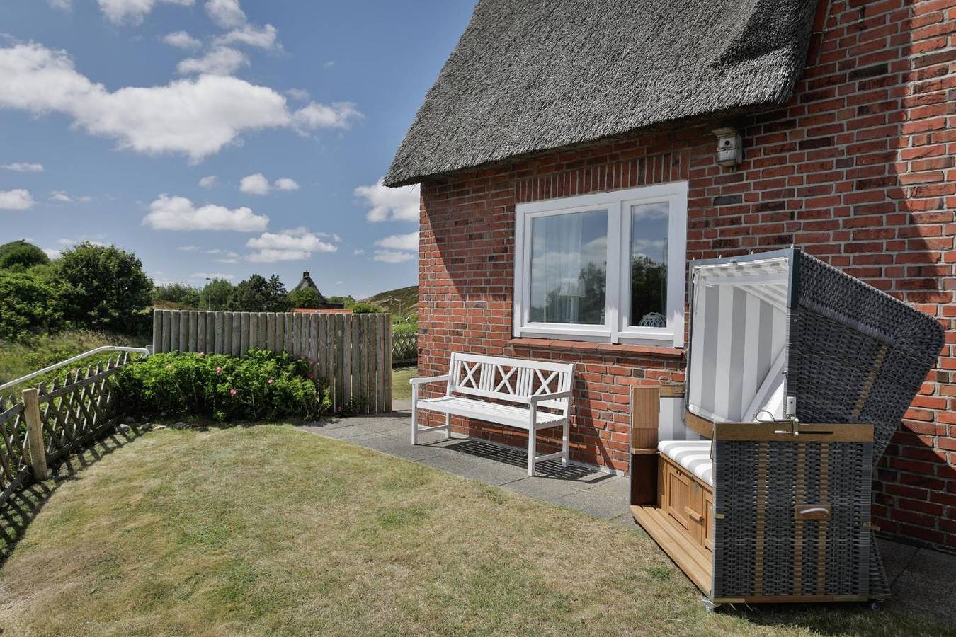 Schönes Reetdachhaus für 6 Pers. mit Meerblick, Garten, Wlan, Haustiere erlaubt. in List (Sylt), Sylt