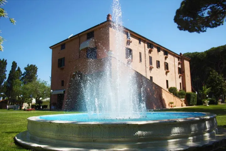 Hotel para 4 personas, con jardín y piscina - 1
