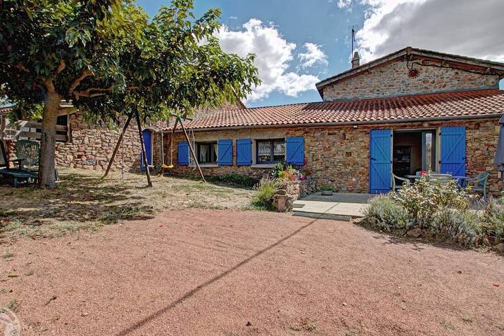 Gîte pour 4 personnes, avec Terrasse et Jardin à Neulise