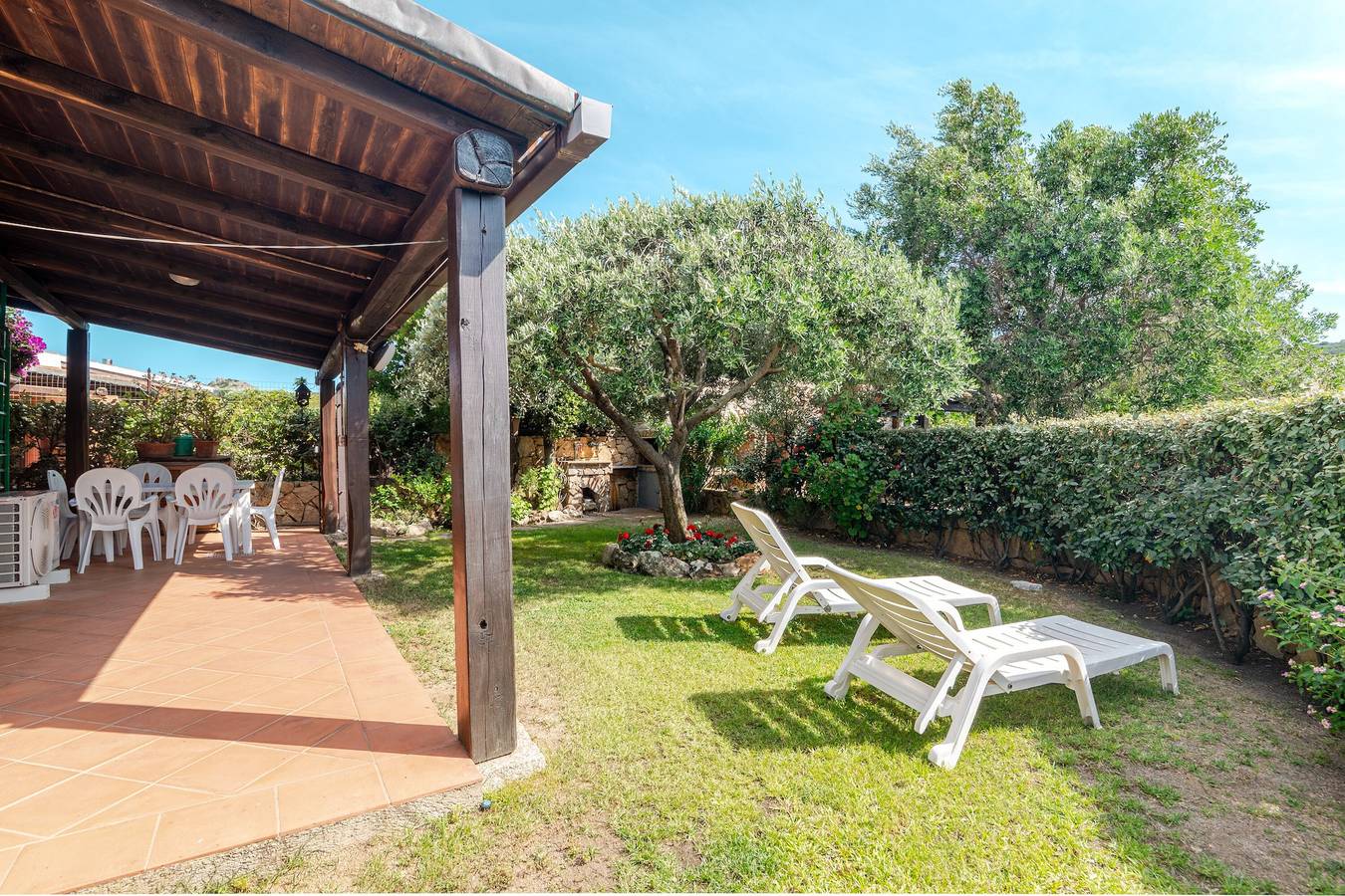 Ganze Wohnung, Villetta Alberto: Apartment mit privater Terrasse, Garten und Klimaanlage in Palau (dorf), Palau (Sardinien)