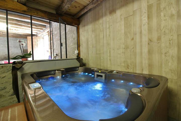 Gîte pour 8 personnes, avec terrasse et jacuzzi, animaux acceptés à Guchan - 3