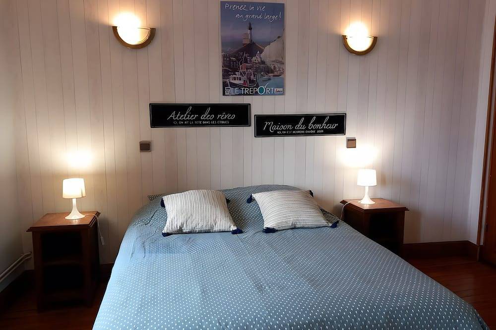 Chambre d’hôtes « La Chambre d’Alice » avec terrasse et jardin partagés, Wi-Fi in Abbeville, Région d'Abbeville