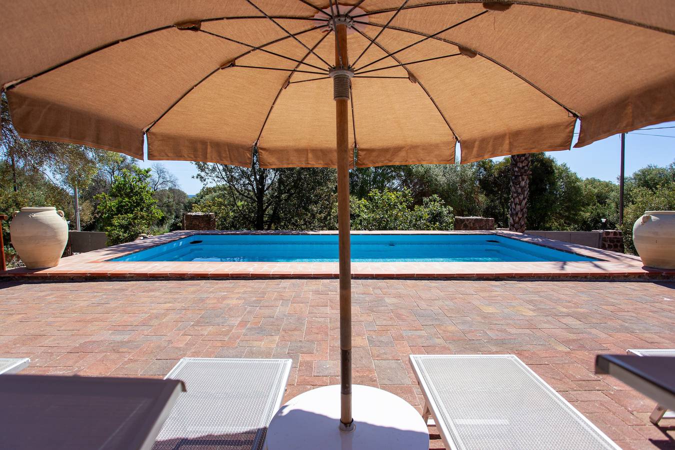 Appartamento intero, Appartamento per le vacanze 'Pavoncella' con Wi-Fi, giardino e piscina condivisa;  in Orosei, Provincia di Nuoro