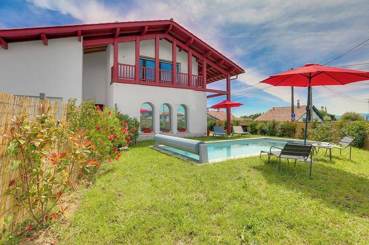 Maison de vacances pour 10 personnes, avec Piscine à Bidart