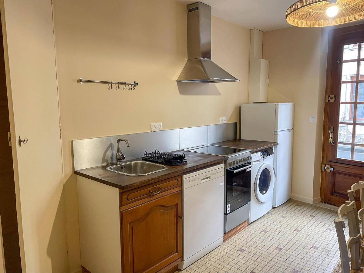 Appartement entier, Appartement 2 chambres, centre d'Yzeures sur Creuse à 5km de La Roche Posay in Yzeures-sur-Creuse, Région de Loches