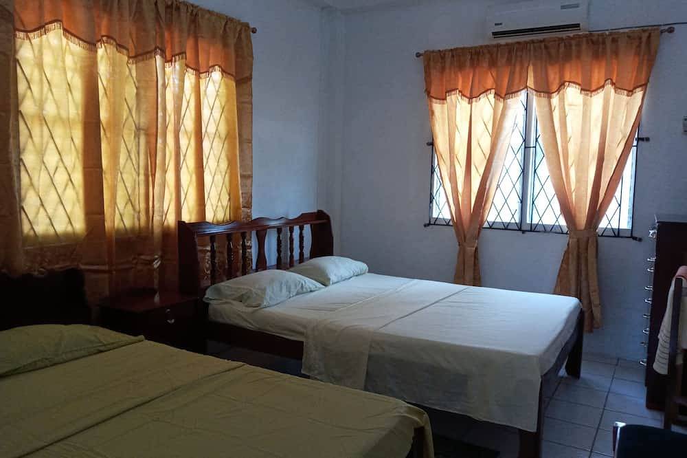 The Bungalow is 900 sq ft. in Puget-sur-Argens, Draguignan region