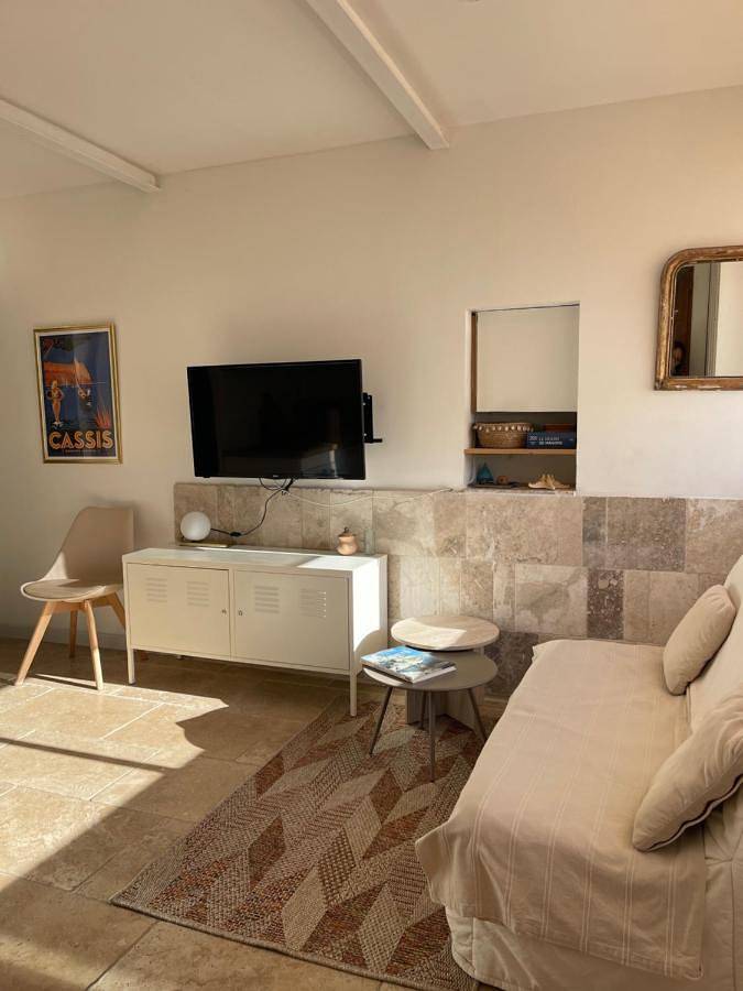 Gîte pour 2 personnes, avec terrasse dans Calanque De Port Pin Cassis - 4