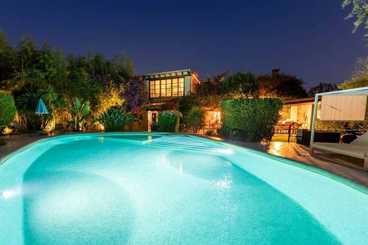 B&b voor 9 personen, with tuin and sauna as well as whirlpool in