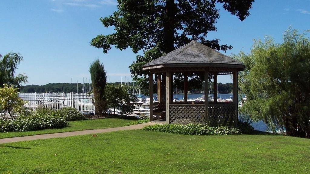 Kabine Nr. 1 von 4 im Oak Park Marina in der wunderschönen Sodus Bay! Hochzeiten & Urlaub in Ontariosee