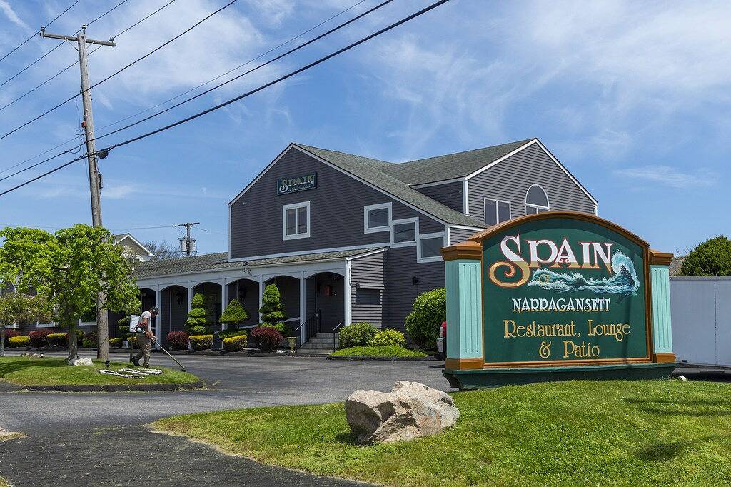 Newly Renovated. Walk To Beach. Fully Equipped For Beach. June rate discounted in Narragansett, Washington County (RI)