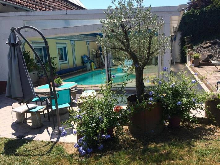 Maison d’hôte pour 4 personnes, avec Balcon et Jacuzzi ainsi que Terrasse et Jardin