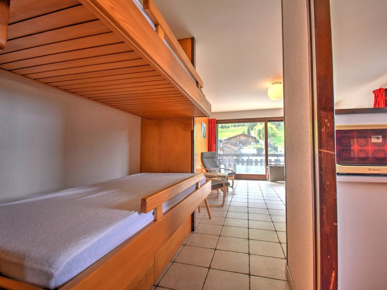 Appartement entier, Appartement au centre avec balcon, parking et forfaits ski avantageux in Morzine, Les Portes du Soleil
