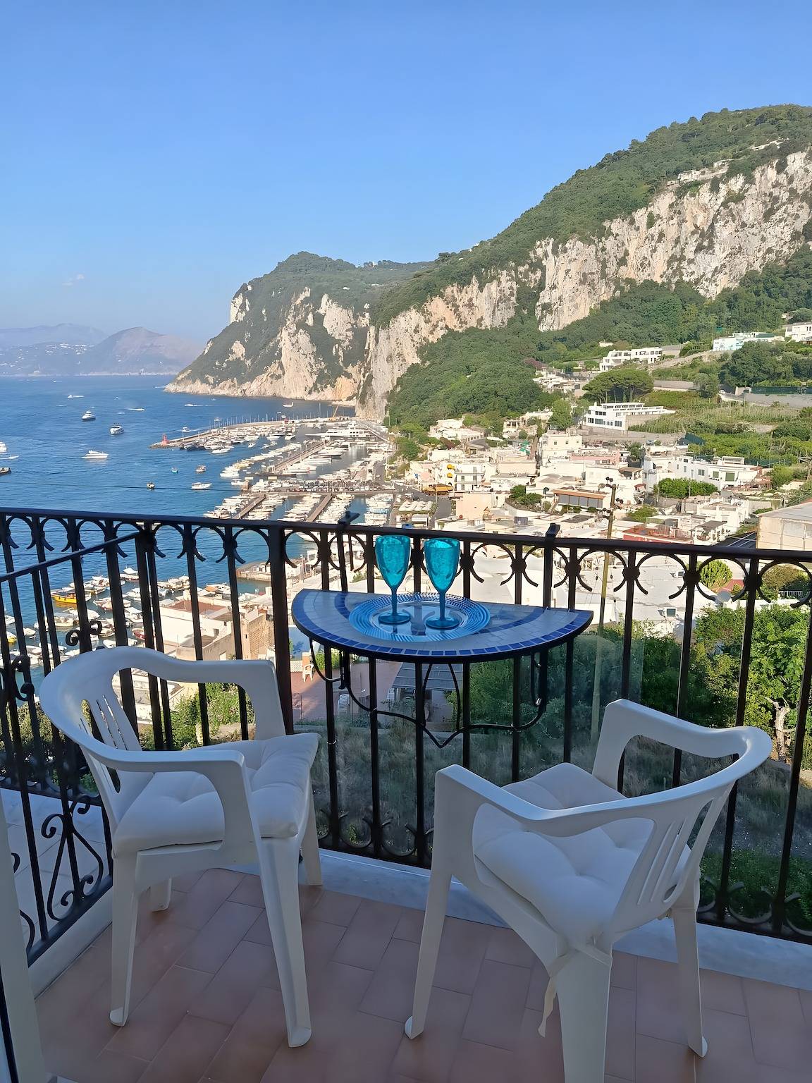 Casetta del Custode mit Meerblick, Wlan und Klimaanlage in Spiaggia Libera di Marina Grande, Capri