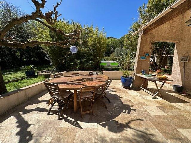 Villa pour 8 personnes, avec piscine et jardin, adapté aux familles à La Seyne-sur-Mer - 2