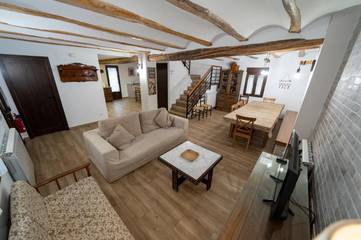 Casa rural para 17 personas, con jardín y piscina en Provincia de Teruel