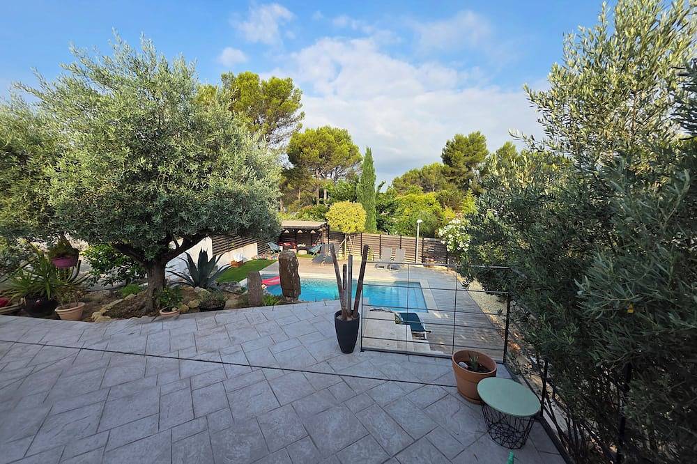 New, air-conditioned villa for 8 people with all the comforts and a pool—Aix countryside in Ventabren, Costa mediterránea (Francia)