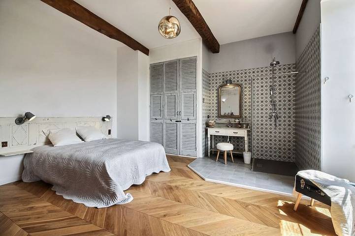 Location de vacances pour 20 personnes, avec jardin et balcon, animaux acceptés dans Sentier des Ocres - 2