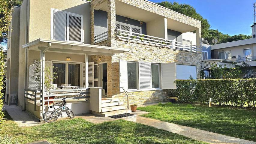 Location de vacances pour 5 personnes, avec jardin et balcon en Albanie