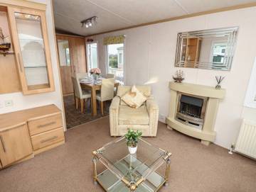 Glamping for 4 People in West Wittering, West Sussex, Photo 3