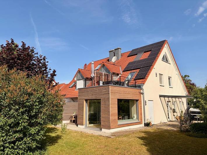 Ferienwohnung für 2 Personen, mit Terrasse und Garten sowie Ausblick und Seeblick in Muhr am See