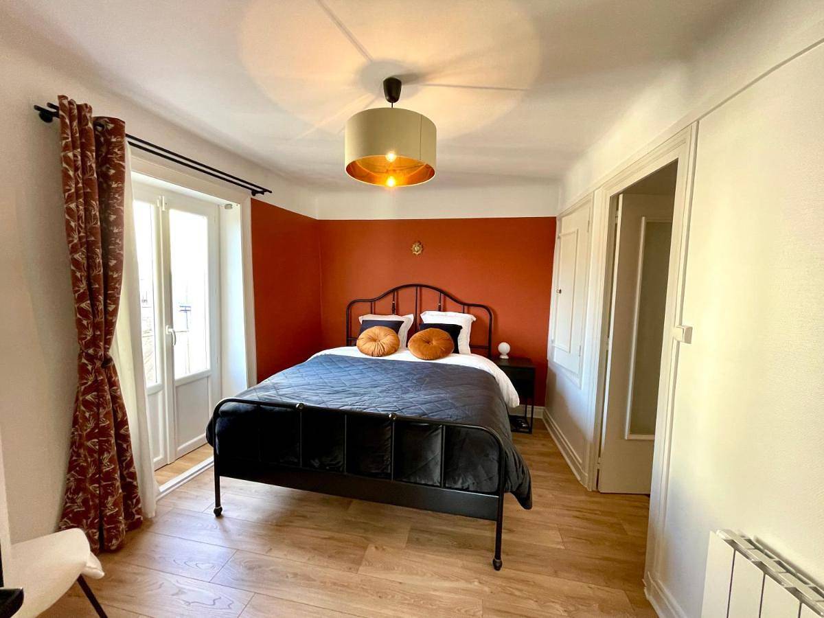 Appartement entier, One-Bedroom Apartment in Sainte-Foy-lès-Lyon, Lyon et ses environs