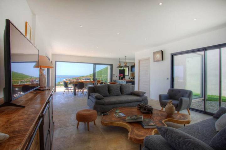 Location de vacances pour 8 personnes, avec piscine ainsi que vue et jardin à Pietracorbara - 4