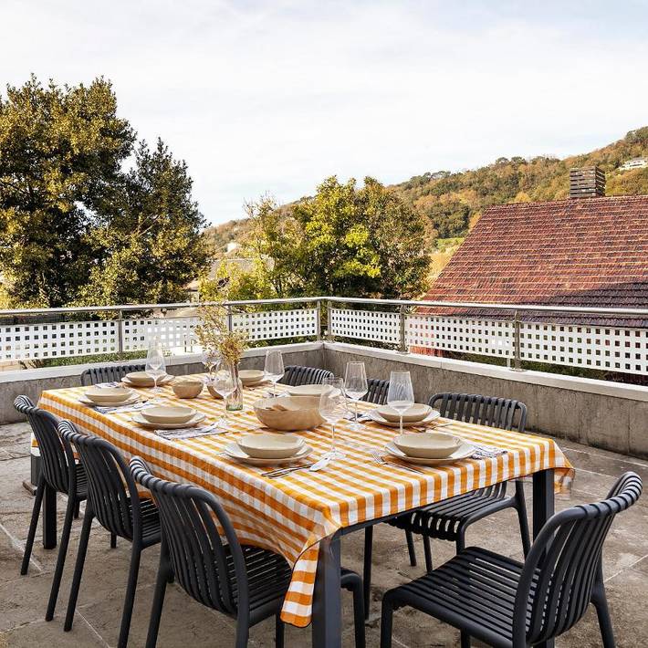 Casa rural para 8 personas, con vistas además de jardín y piscina en San Sebastián - 4