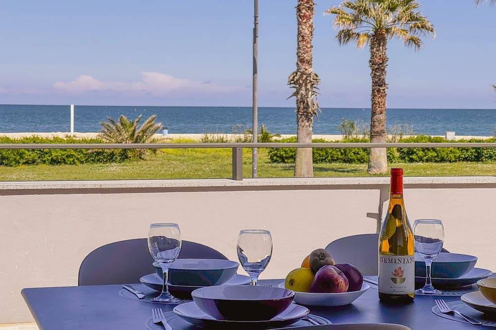 Ganze Wohnung, Beachfront Bliss: Relax with a Stunning Sea View in Porto Sant'Elpidio, Fermo Provinz